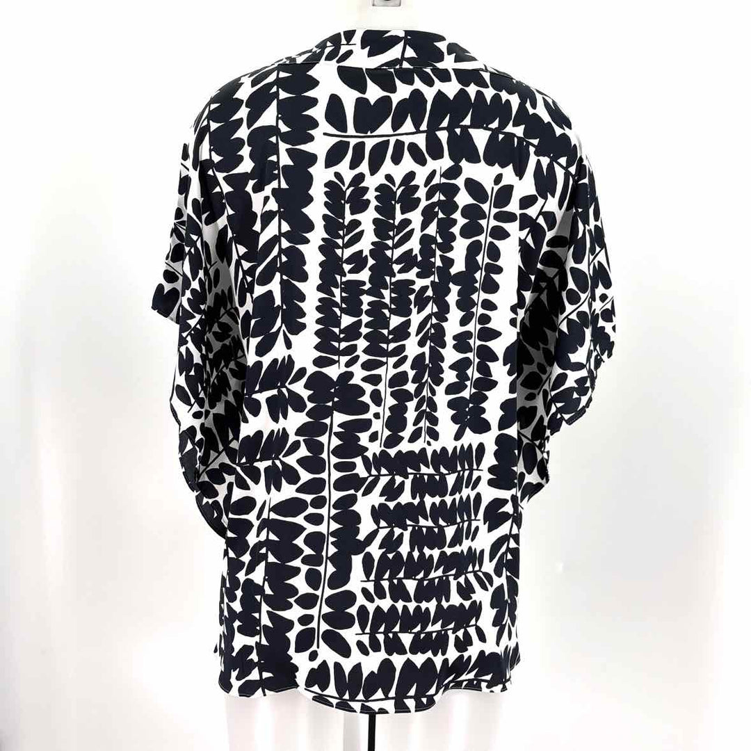 Size 6 Chico's Multi-Color Shirt