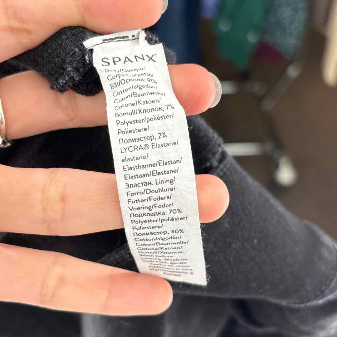 Size 1X SPANX Black Pants