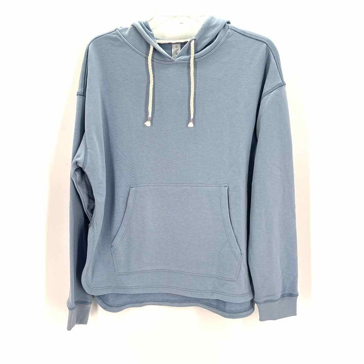 Size M BALANCE Light Blue Knit Shirt