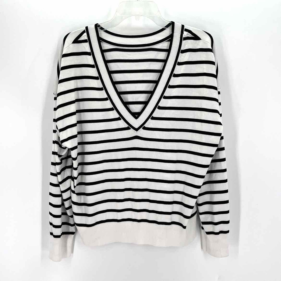 Size M EXPRESS White Sweater