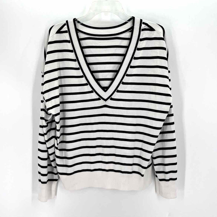 Size M EXPRESS White Sweater