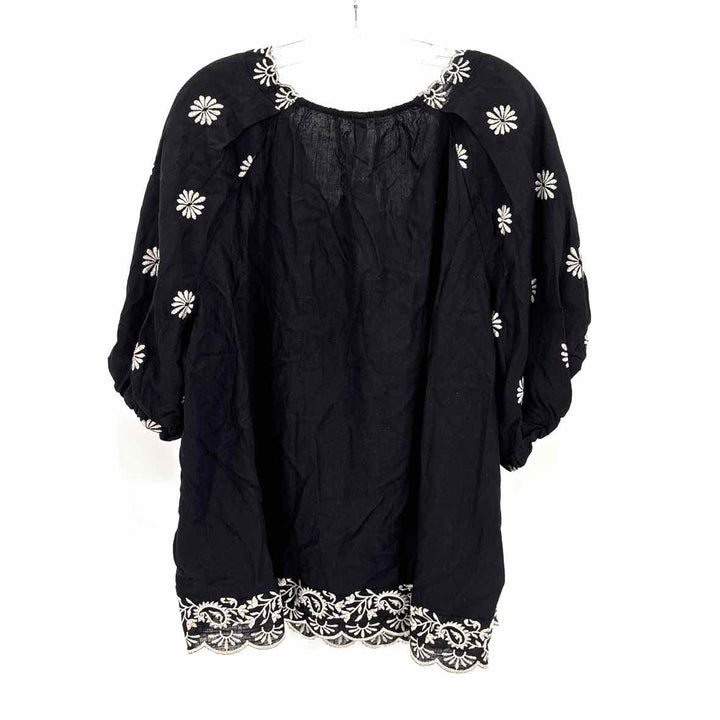 Size 3X Torrid Black Shirt