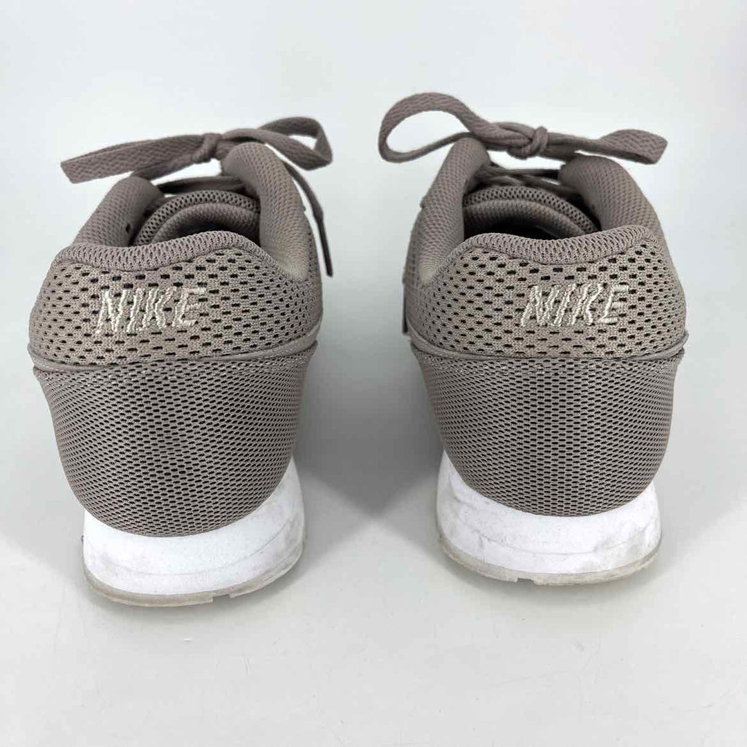Shoe Size 10 Nike Taupe Sneakers