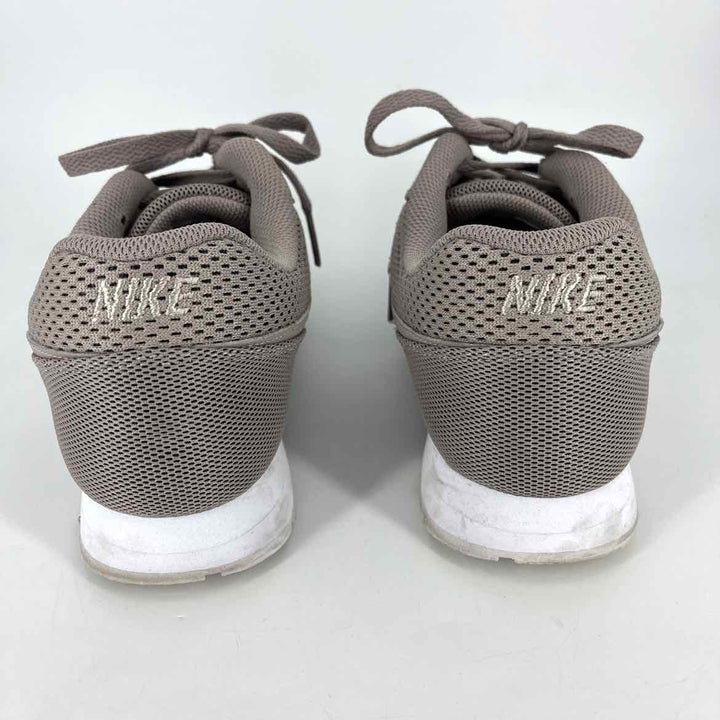 Shoe Size 10 Nike Taupe Sneakers