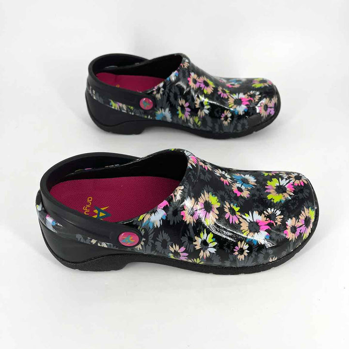 Shoe Size 5 Black Clogs