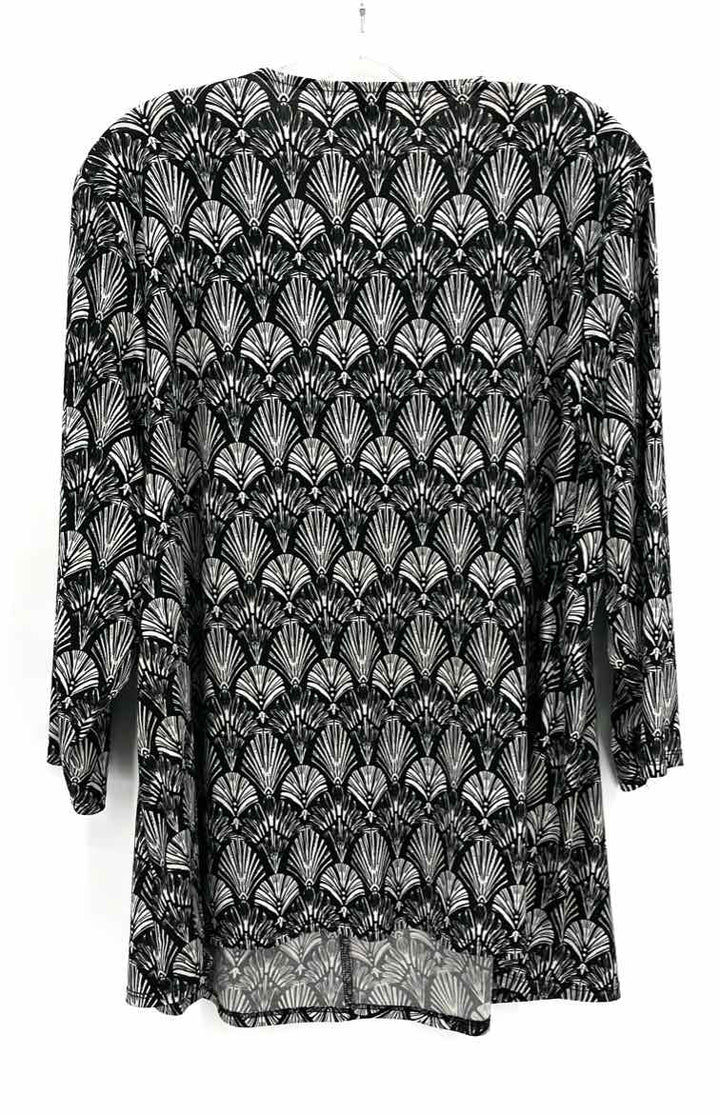 Size 22/24 LANE BRYANT Black/White Shirt