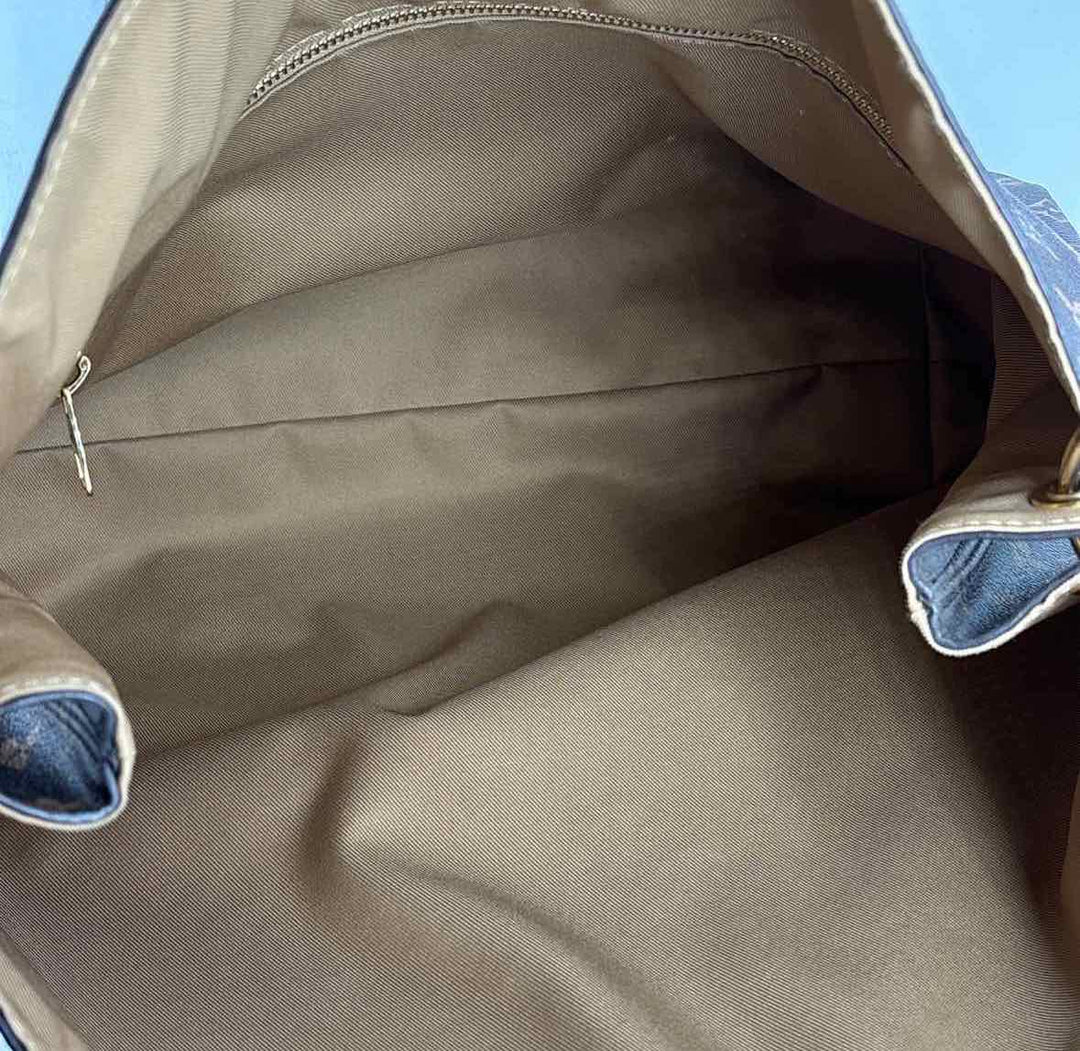 Louis Vuitton Luxury - Purse