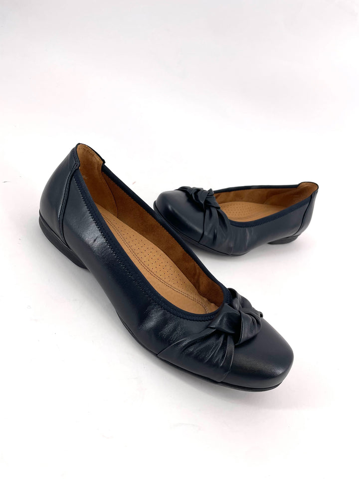 Shoe Size 7 Black Flats