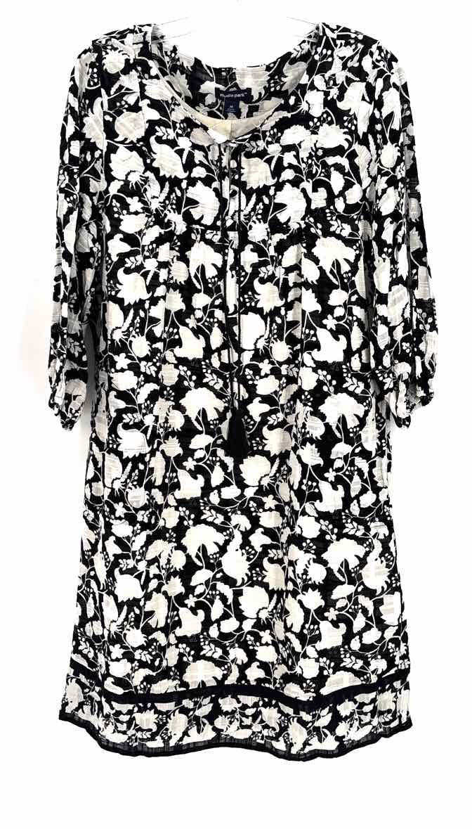 Size M Multi-Color Dress