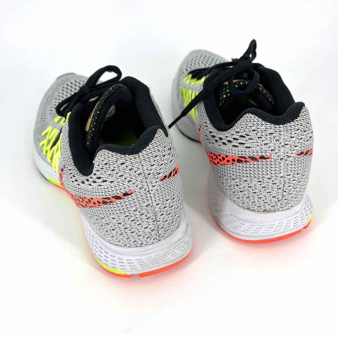 Shoe Size 8 Nike Gray Knit Sneakers