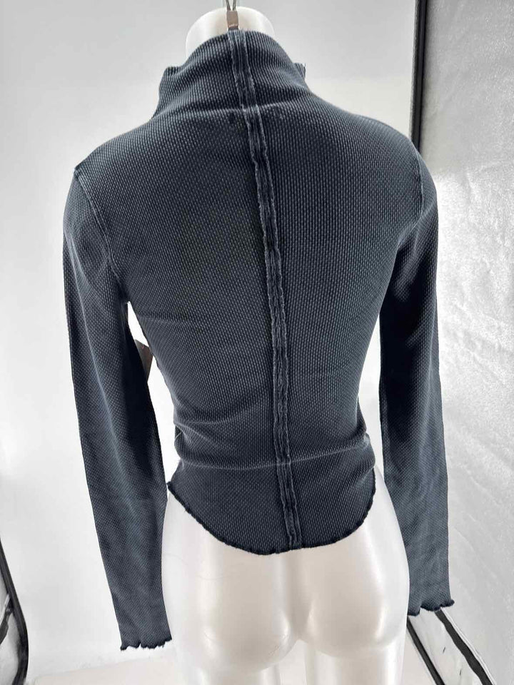 Size S FREE PEOPLE Gray Knit Shirt
