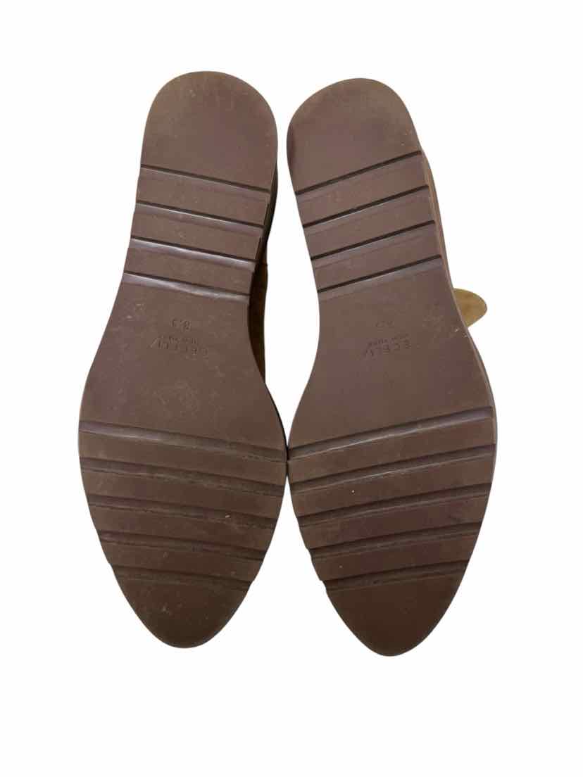 Shoe Size 8.5 Tan Suede Boots