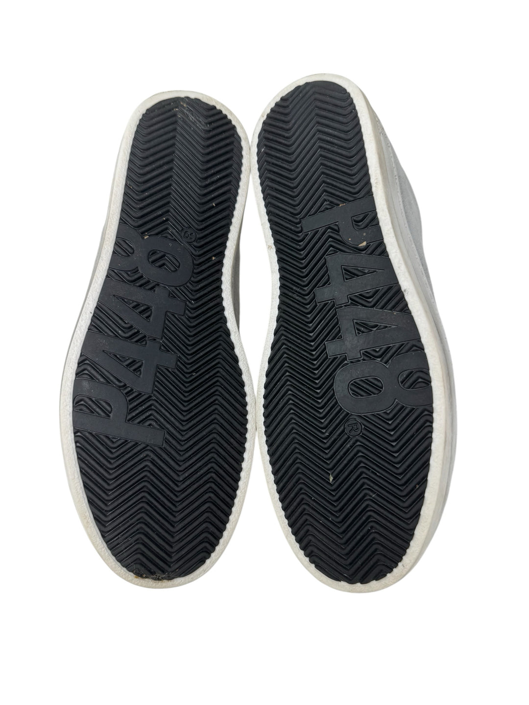 Shoe Size 39 P448 Gray Suede Sneakers