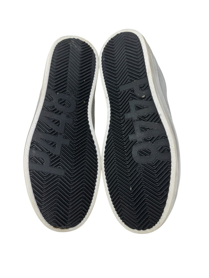 Shoe Size 39 P448 Gray Suede Sneakers