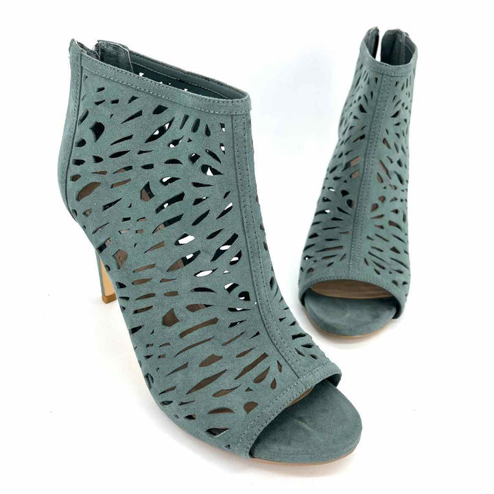 Shoe Size 8.5 Sage Heels