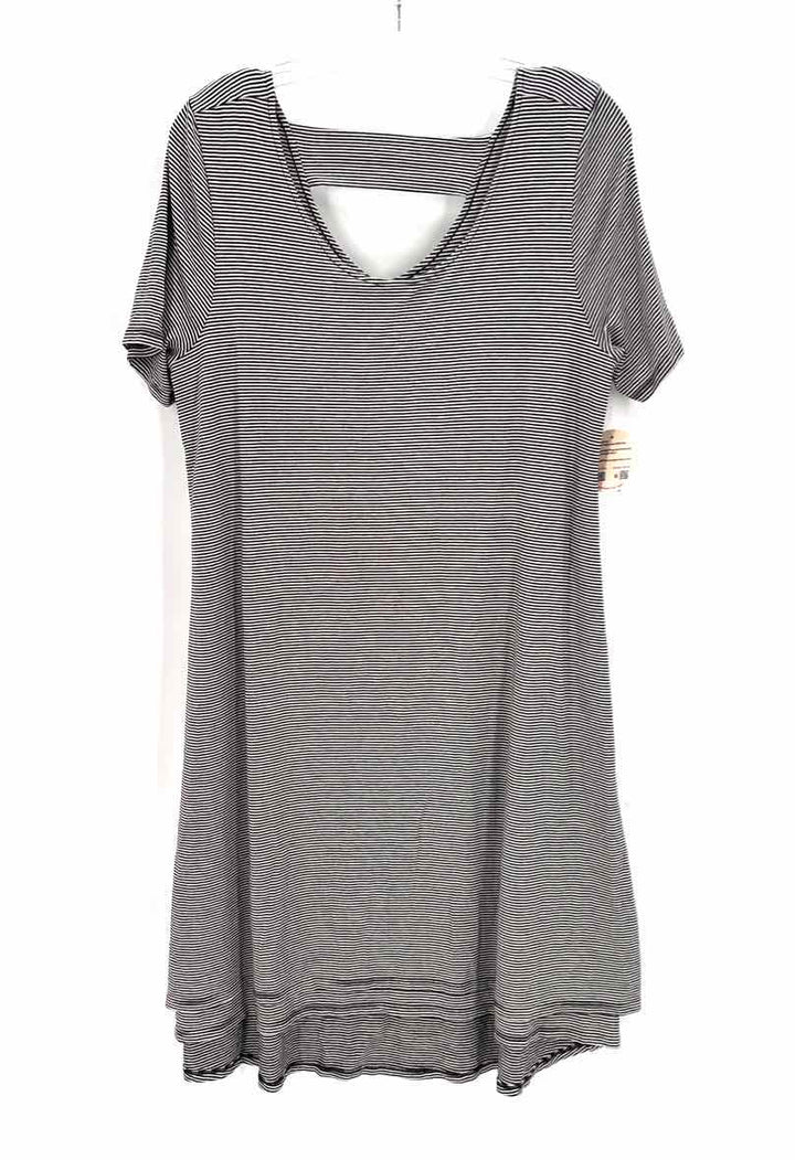 Size M SOFT SURROUNDINGS Black Dress