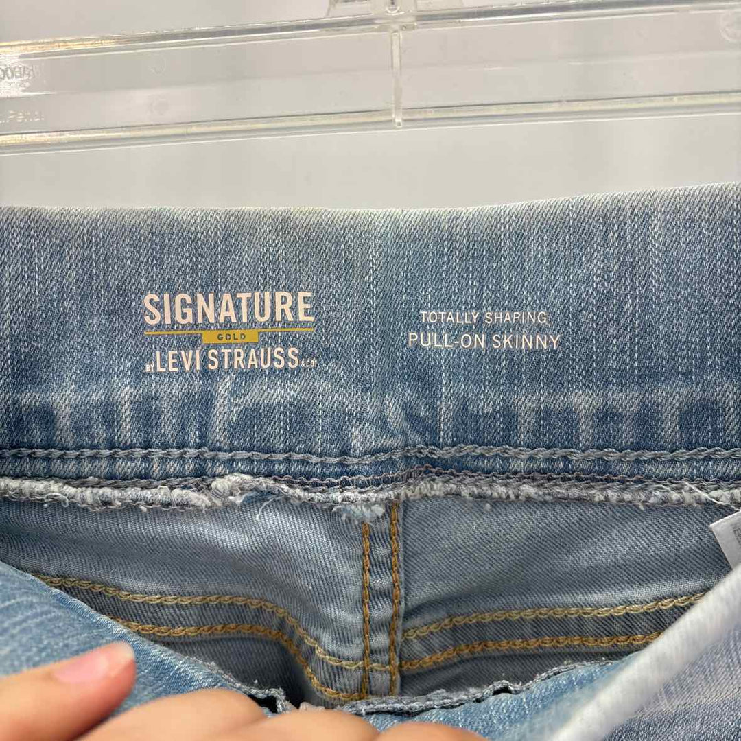 Size 31 Levi's Light Blue Denim Jeans