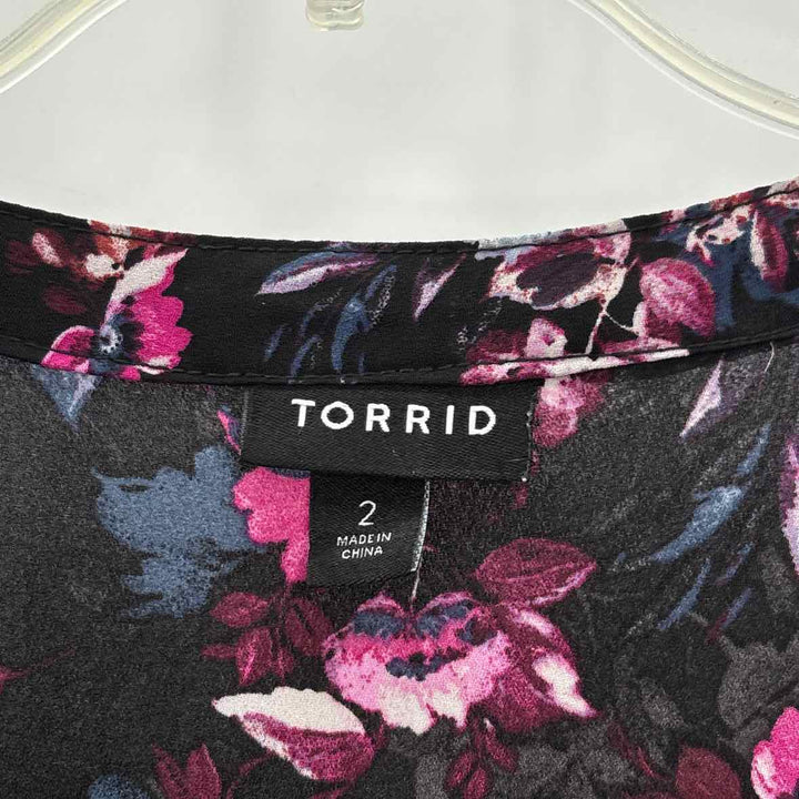 Size 2X Torrid Black Shirt