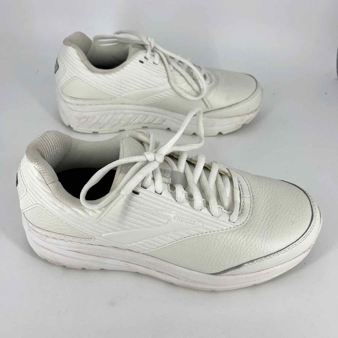 Shoe Size 8 BROOKS White Sneakers