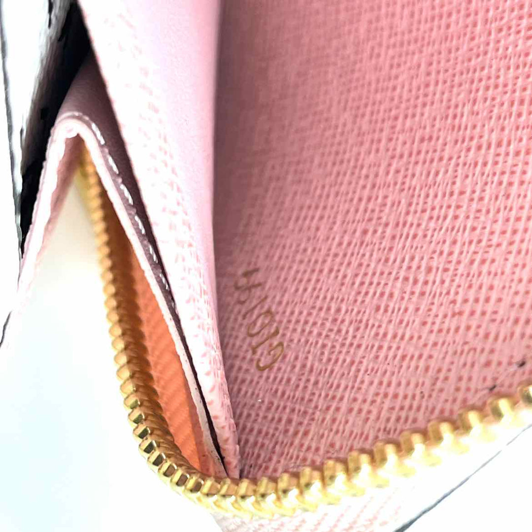 Louis Vuitton Luxury - Wallet