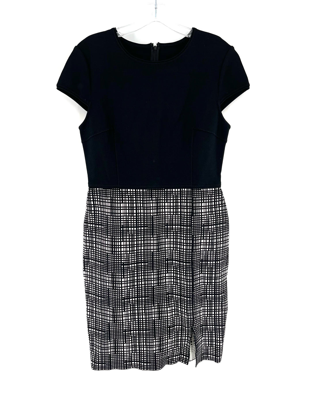 Size 10 ST JOHN Black Luxury - Dress