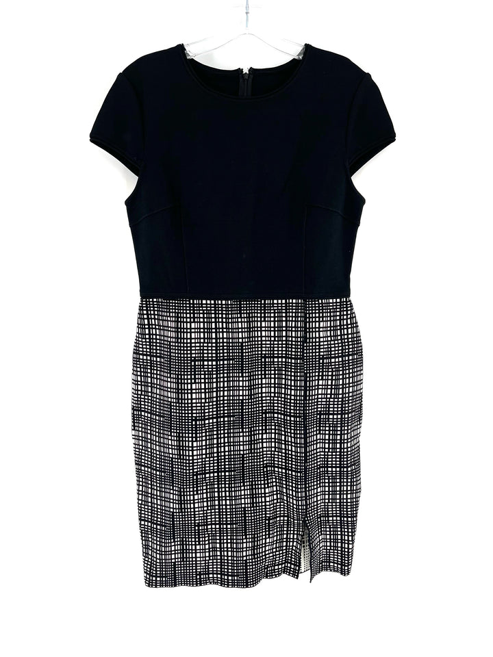 Size 10 ST JOHN Black Luxury - Dress