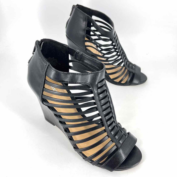 Shoe Size 8 EXPRESS Black Faux Leather Sandals
