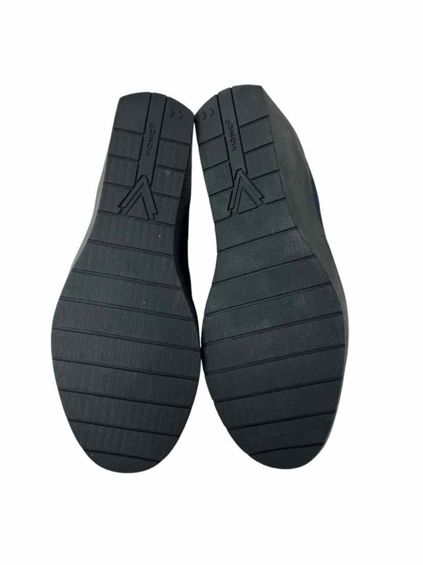 Shoe Size 7 VIONIC Navy Suede Pumps