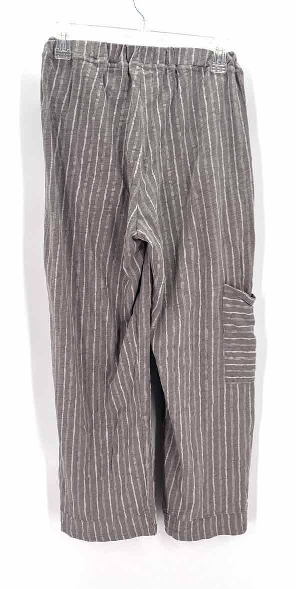 Size S gray print Pants
