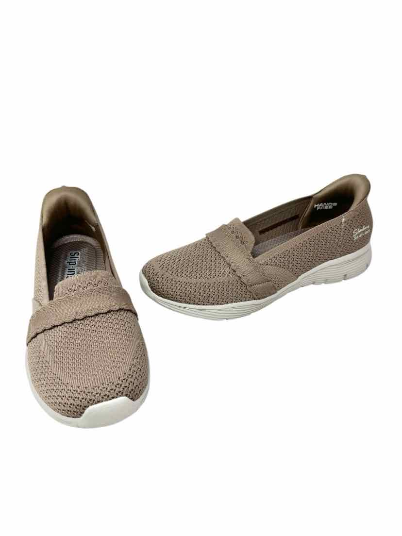 Shoe Size 8.5 Sketchers Tan Flats