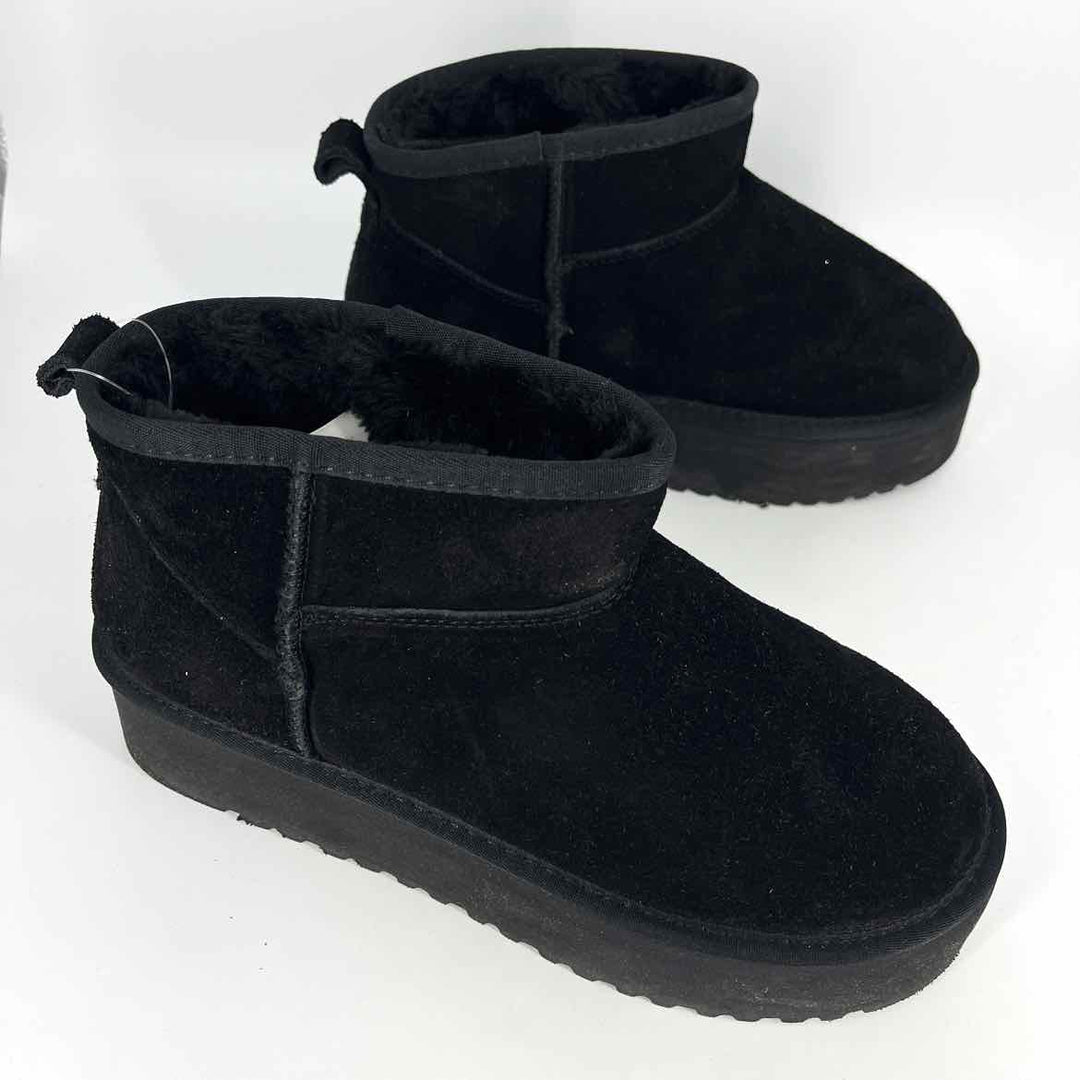 Shoe Size 10 Black Suede Boots