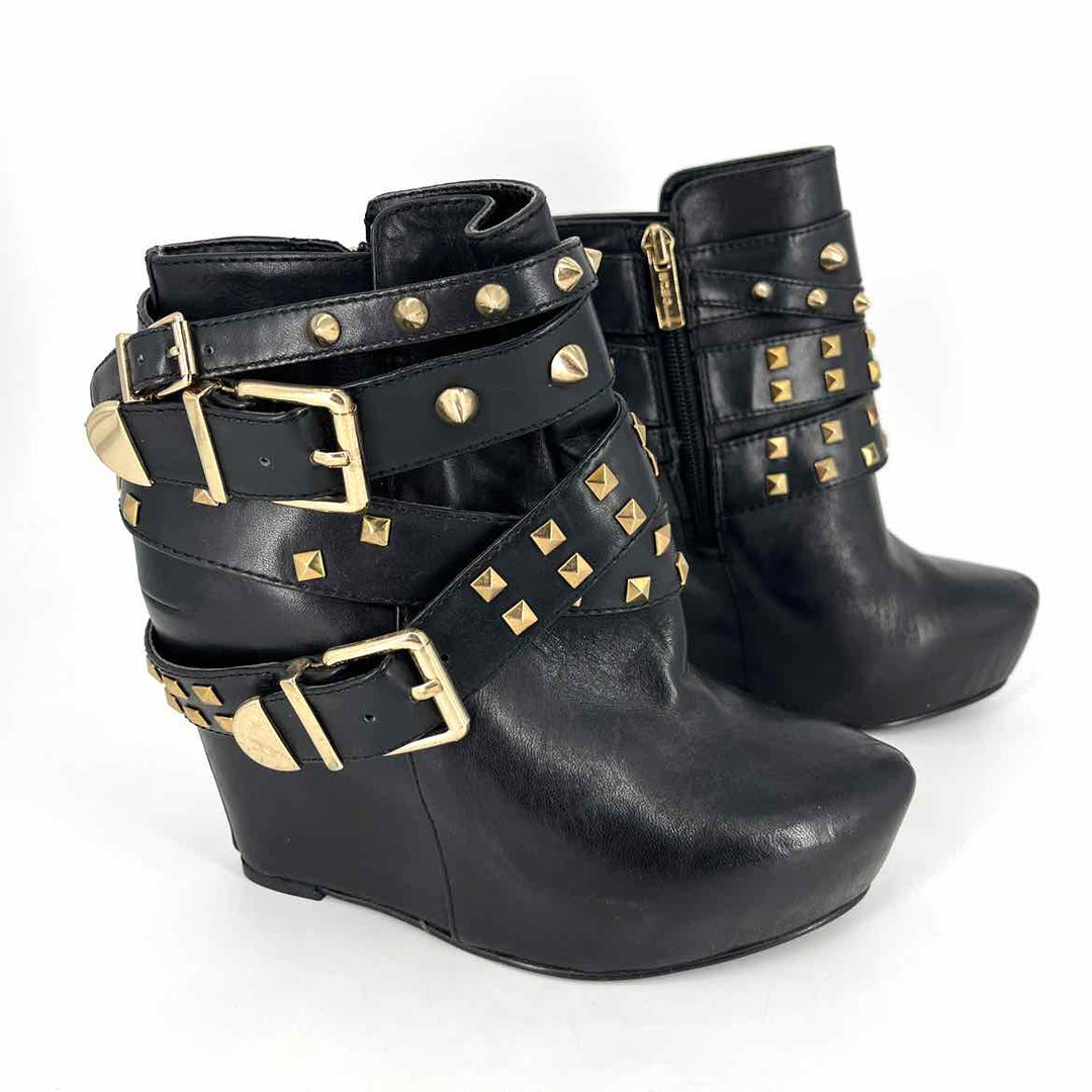 Shoe Size 6 BCBG Black Leather Boots