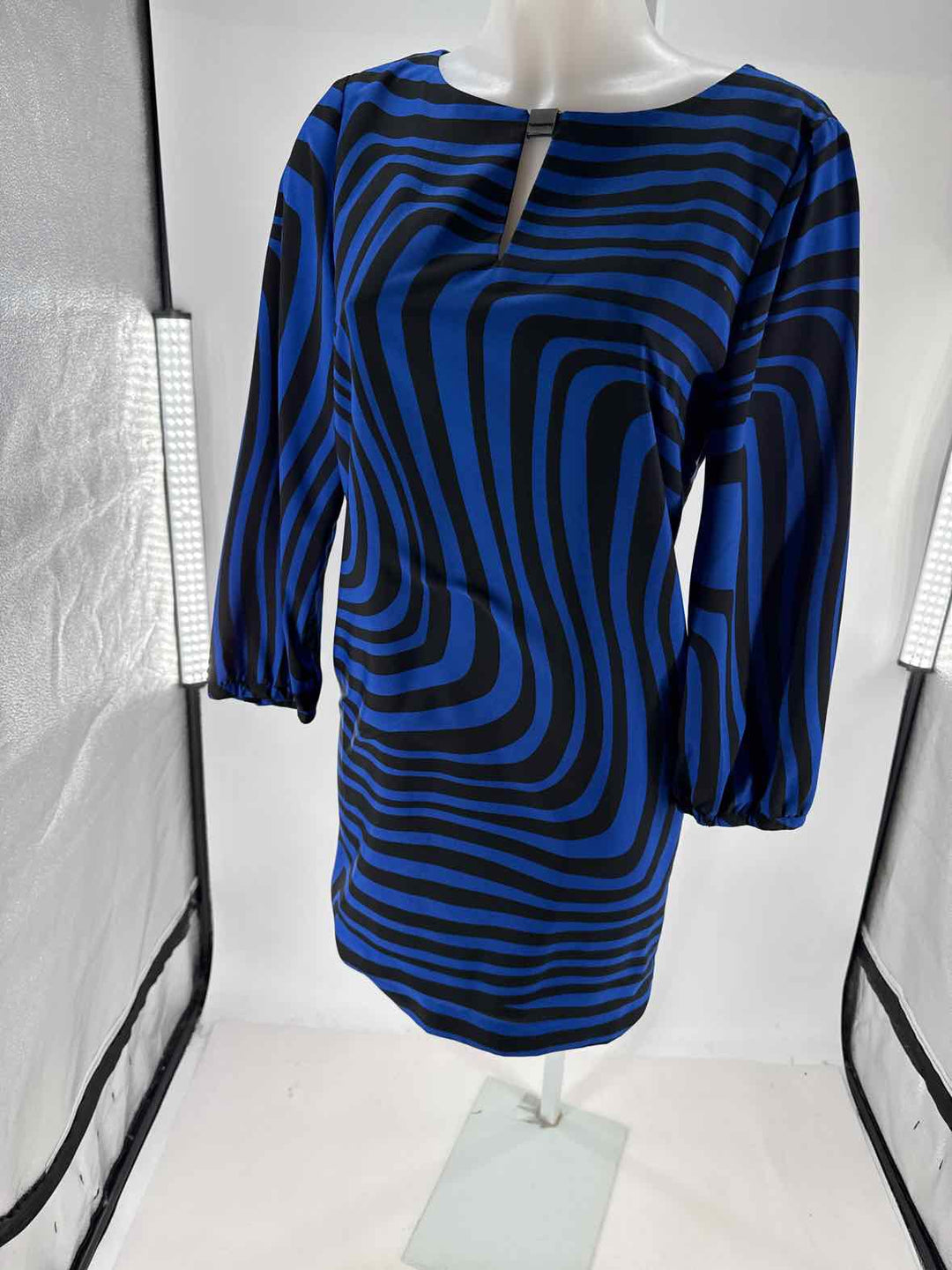 Size 4 TAHARI Blue Dress