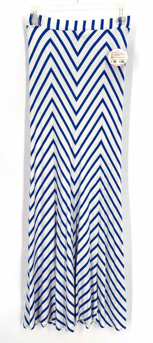 Size XS BEBE White Skirt