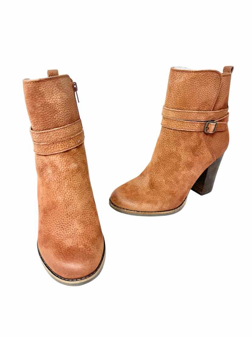 Shoe Size 8 LUCKY Brown Suede Boots