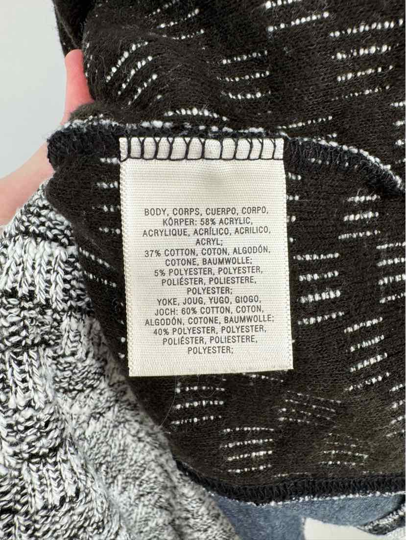 Size XS SATURDAY SUNDAY Black/White Sweater