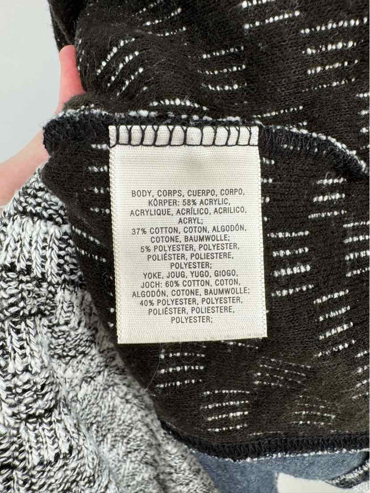 Size XS SATURDAY SUNDAY Black/White Sweater