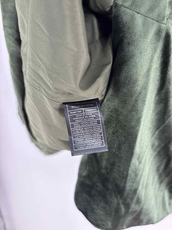 Size M BB Dakota Green Velour Jacket