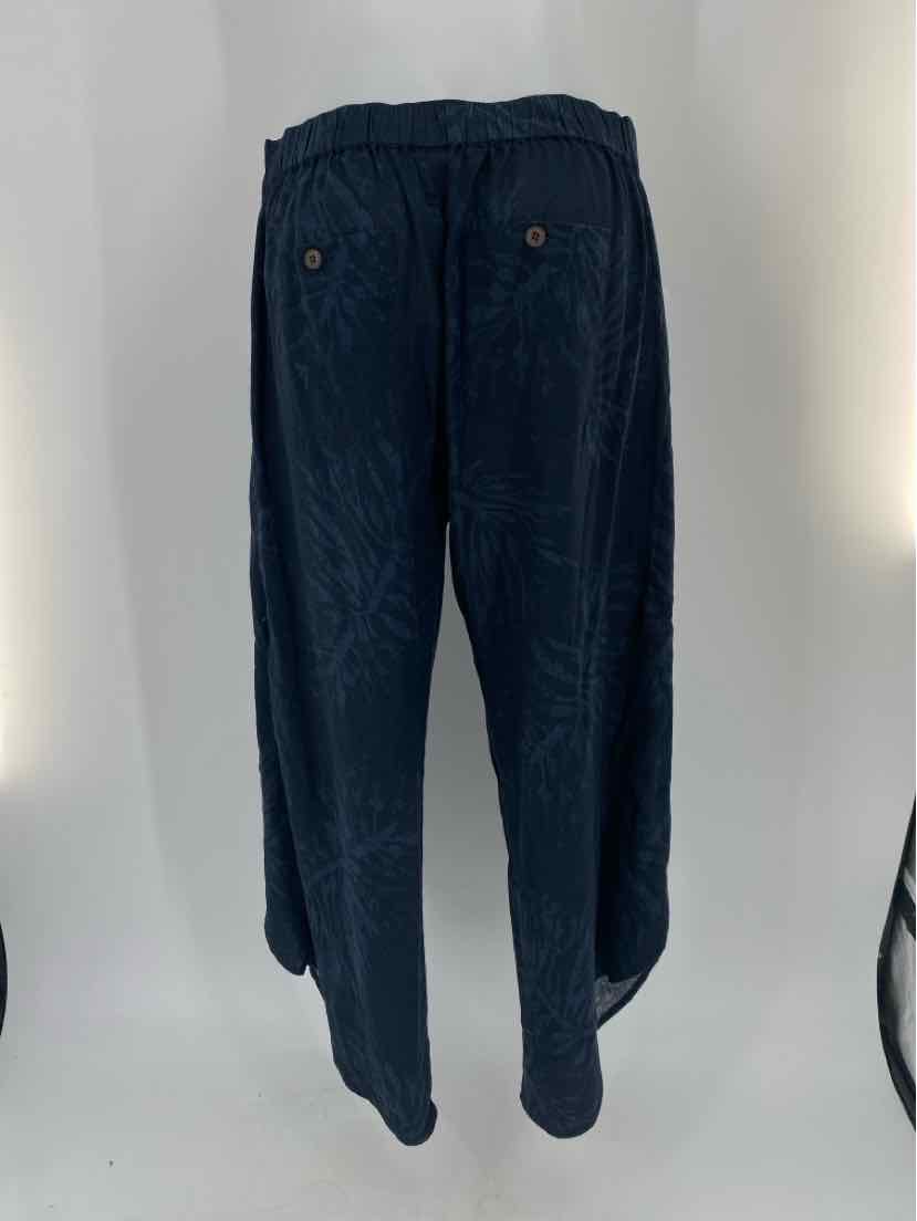 Size M PATAGONIA Navy Print Pants