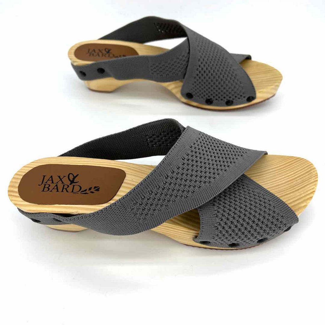 Shoe Size 10 Gray Sandals