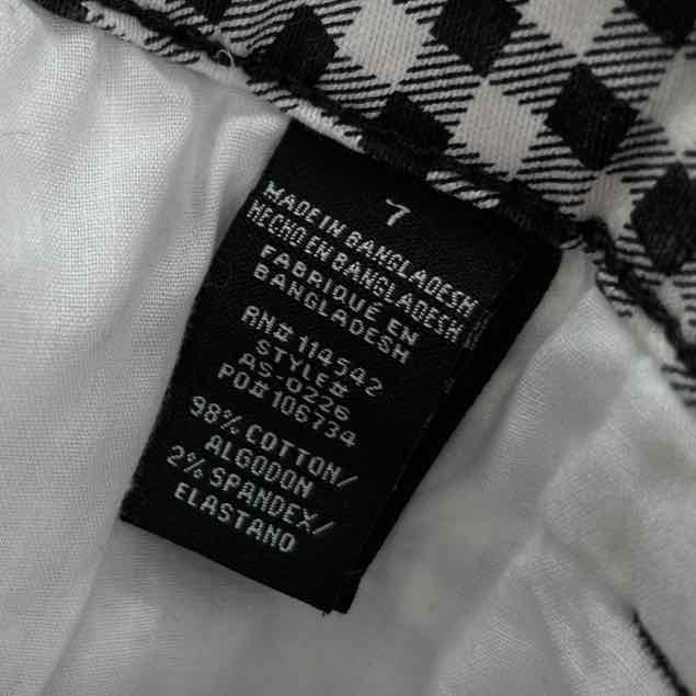 Size 28 Black/White Skirt