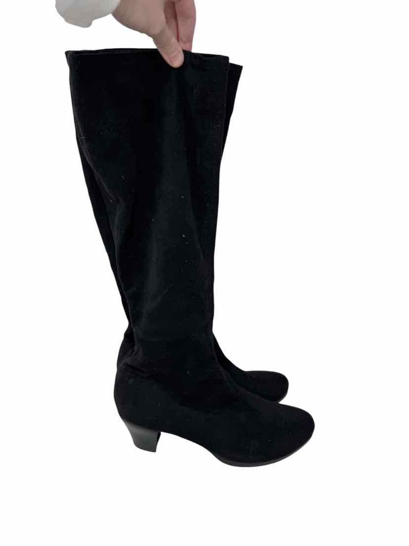 Shoe Size 7.5 MUNRO Black Suede Boots
