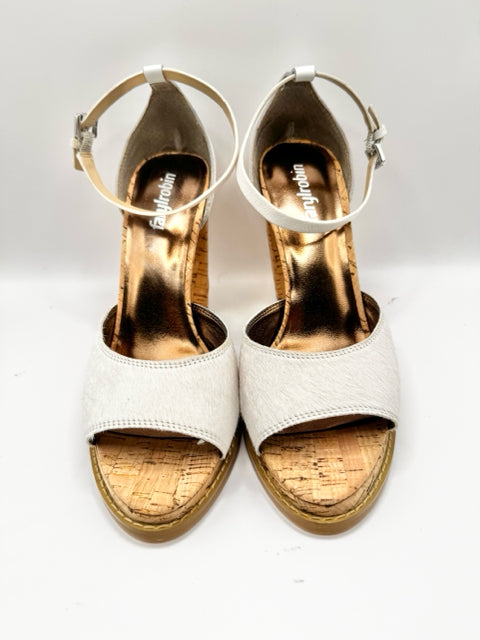 Shoe Size 9 Ivory Sandals