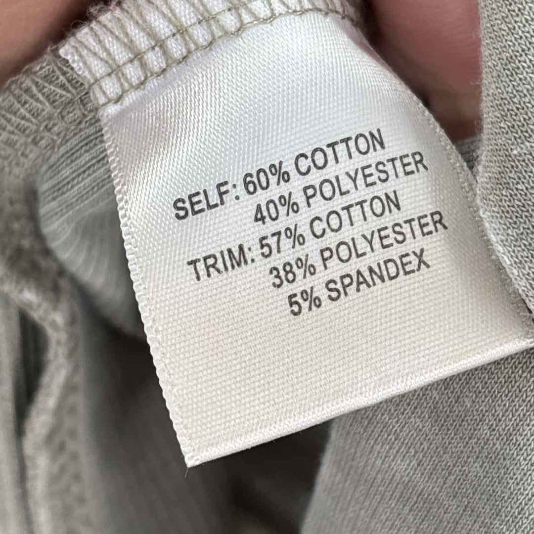 Size M Jane & Delaney Sage Knit Shirt