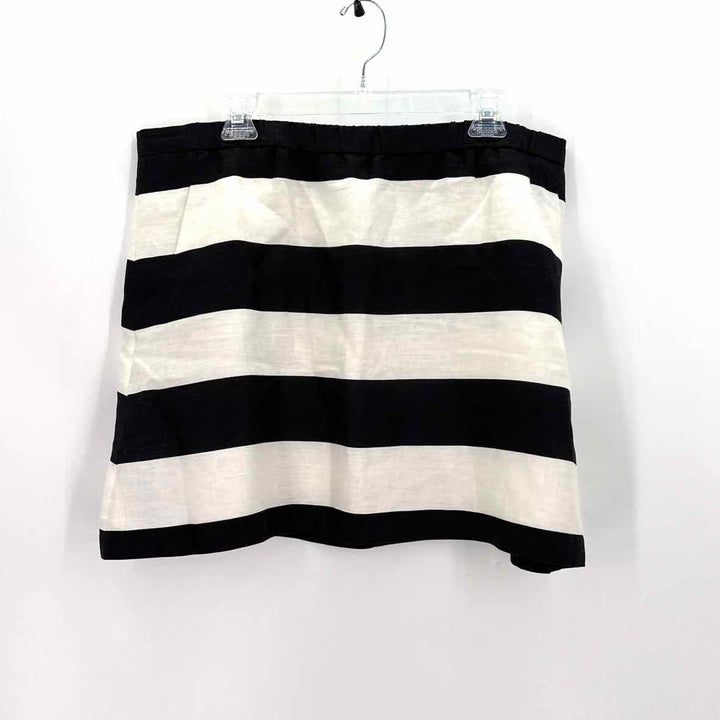 Size XL CROWN & IVY White Skirt