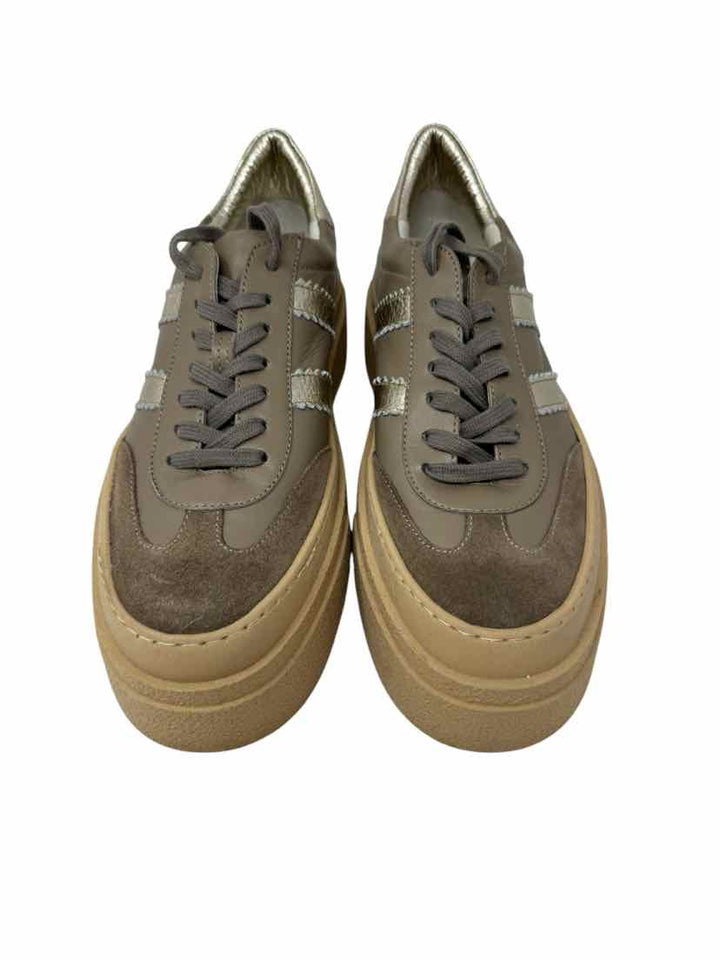 Shoe Size 40 Gold Leather Sneakers
