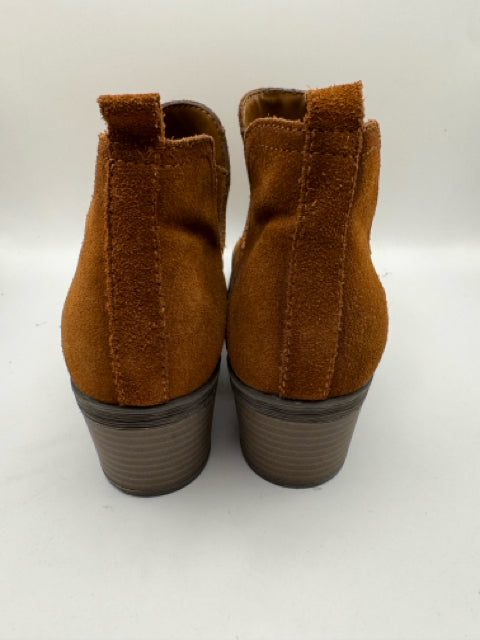 Shoe Size 8.5 SONOMA Tan Suede Boots