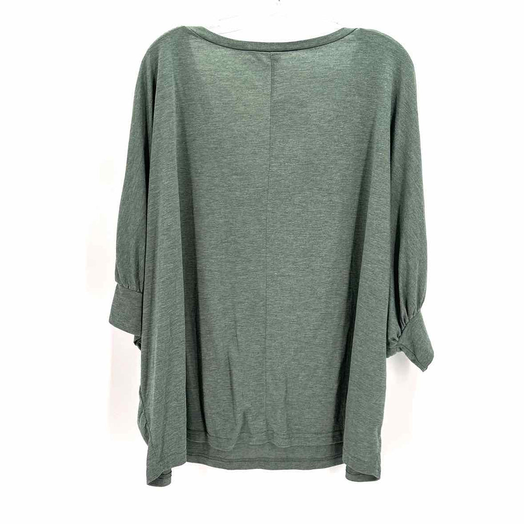 Size 2X Green Shirt