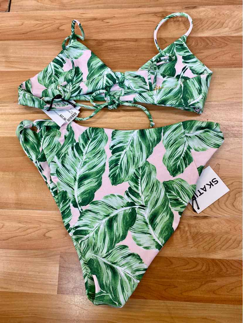 Size M White Print Swimsuit