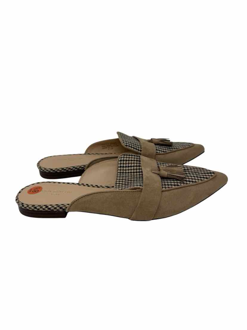 Shoe Size 8.5 Ann Taylor Tan Flats